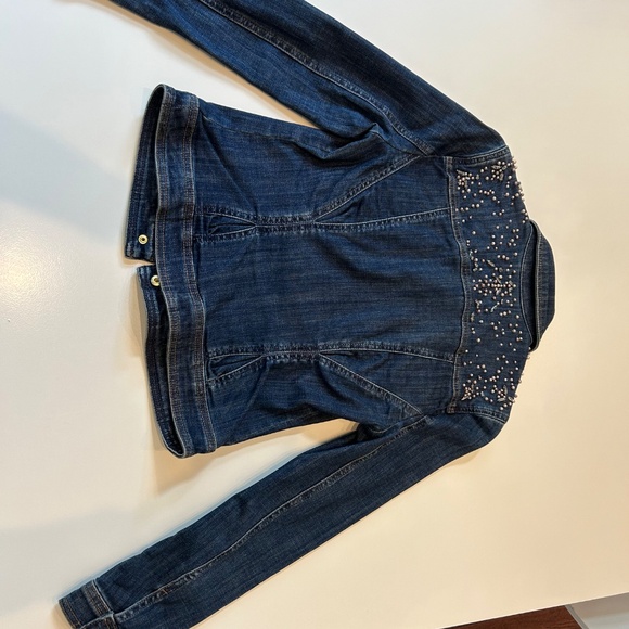 White House Black Market Hillary Pearl Embellished Denim Trucker Jacket Size XS - Picture 5 of 10